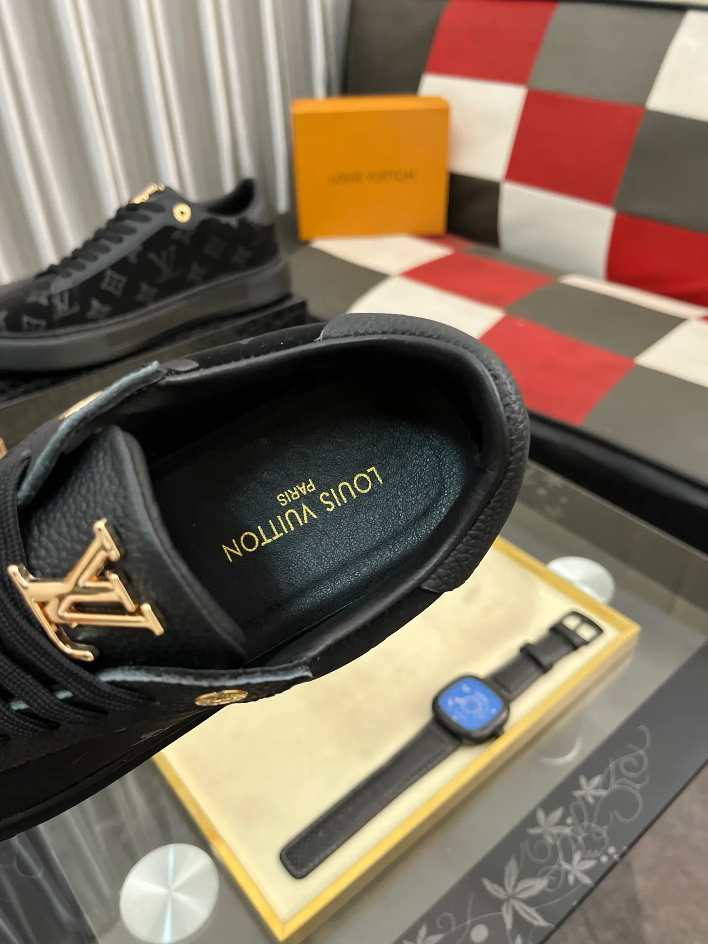 Men's shoes 💰440⌚️⌚️《LV》latest men's casual shoes, genuine leather lining, rubber wear-resistant outsole, fine lines and beautiful strips, not too much decoration, European and American style, comfortable and high-end, code number: 38 to 44 45 can be customized, 3️⃣colors are available